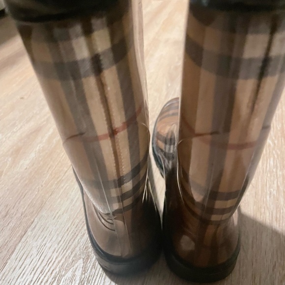 Authentic Burberry Rain Boots size 6 - Picture 4 of 5